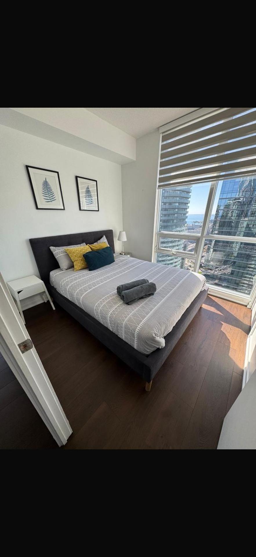 Toronto CN Tower Maple Leaf Square Luxurious 2 Bedroom Condo