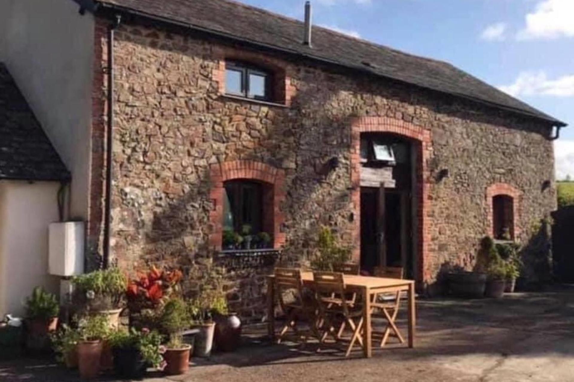 Rural Retreat - Private Hot Tub