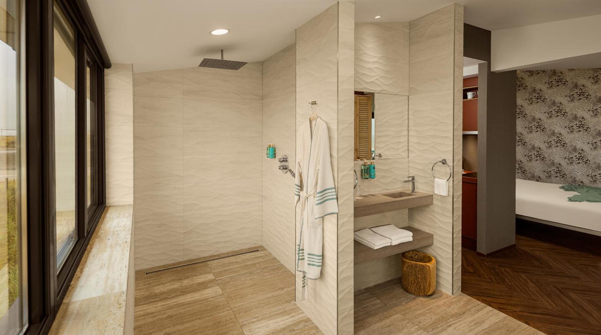 Deluxe Suite with Sea View