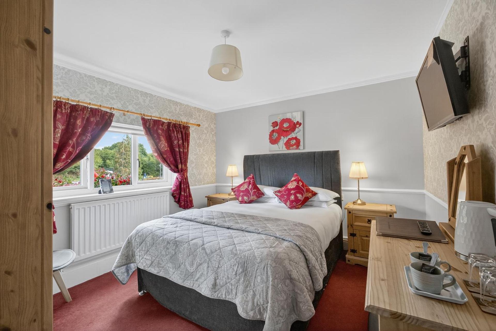 Greyhound Country Inn