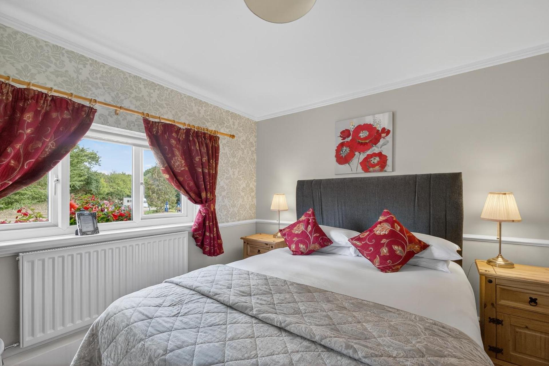 Greyhound Country Inn