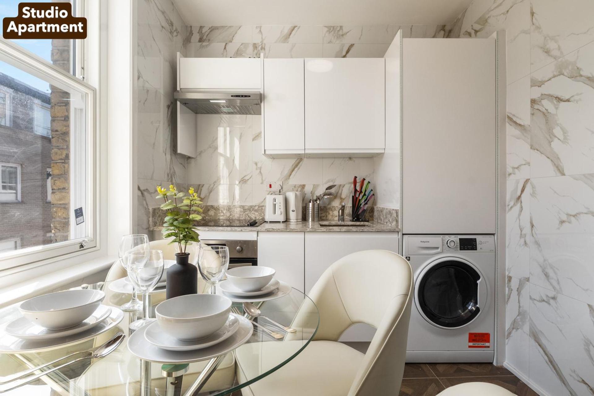 Lively Soho Studios and 2 Bedroom In the Heart of Londons Nightlife No Lift GSG