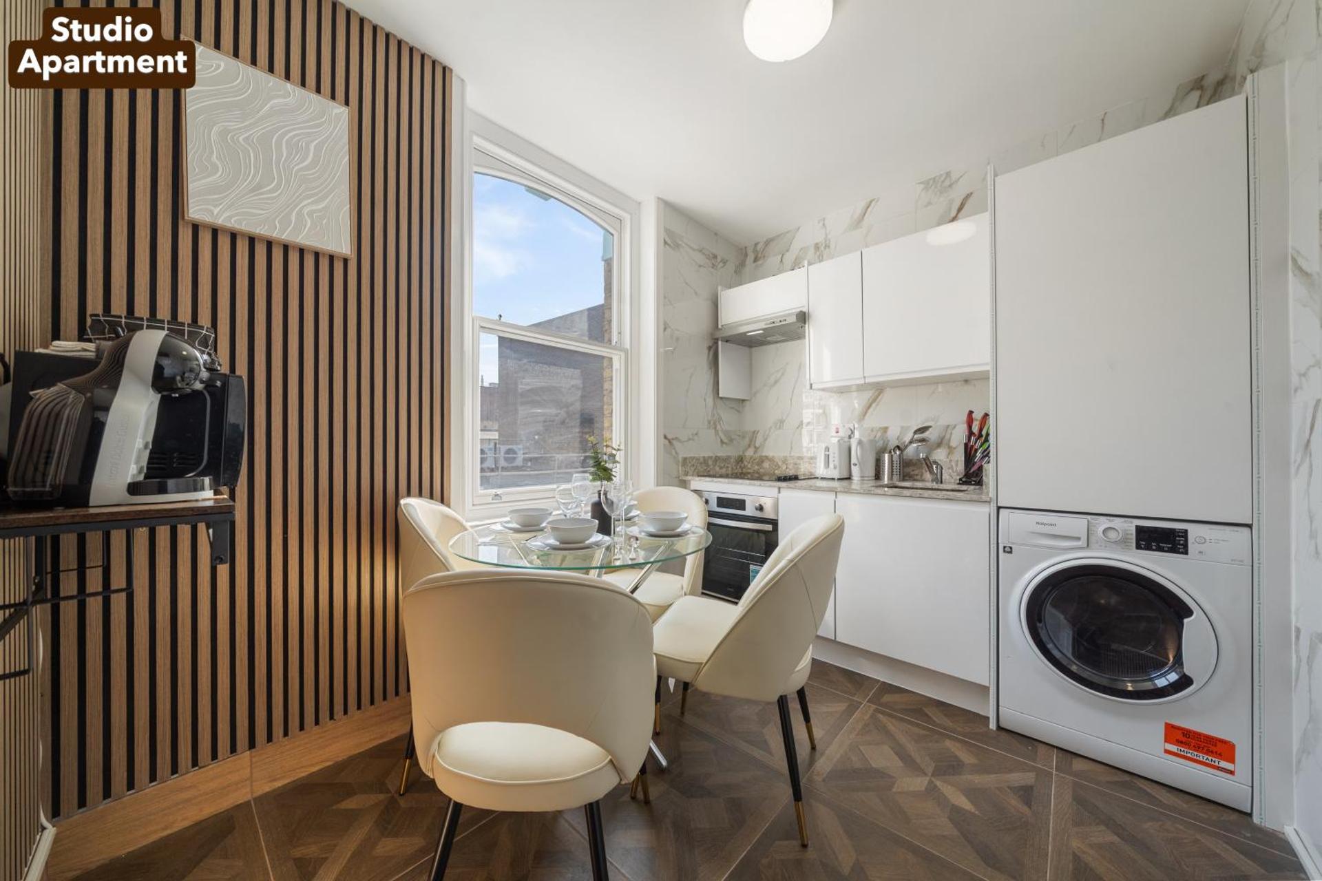 Lively Soho Studios and 2 Bedroom In the Heart of Londons Nightlife No Lift GSG