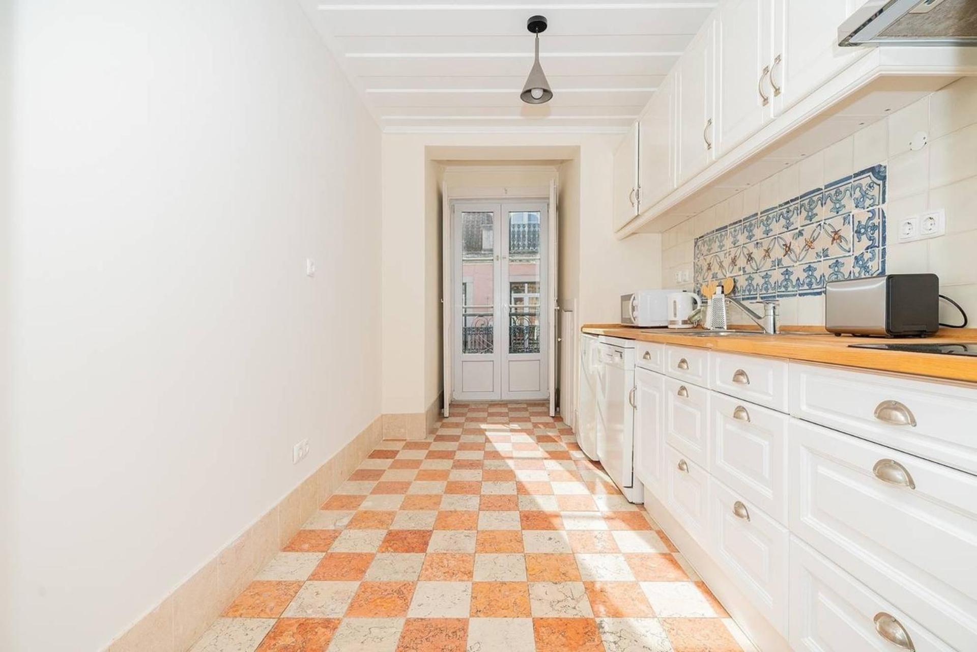 Stylish 2BD Apartment in Chiado