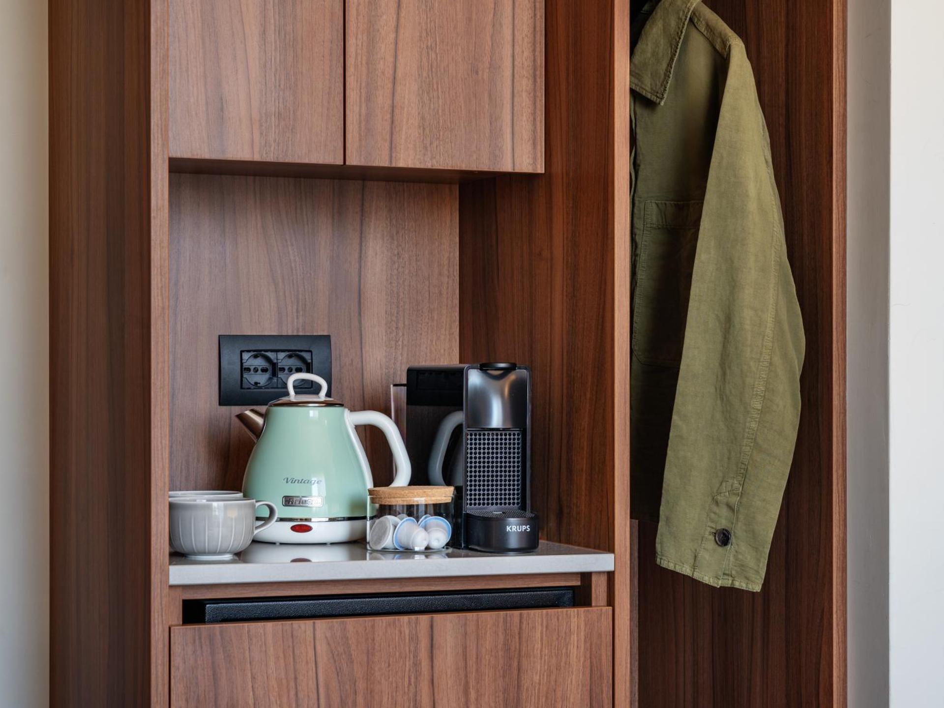 Coffee/tea facilities