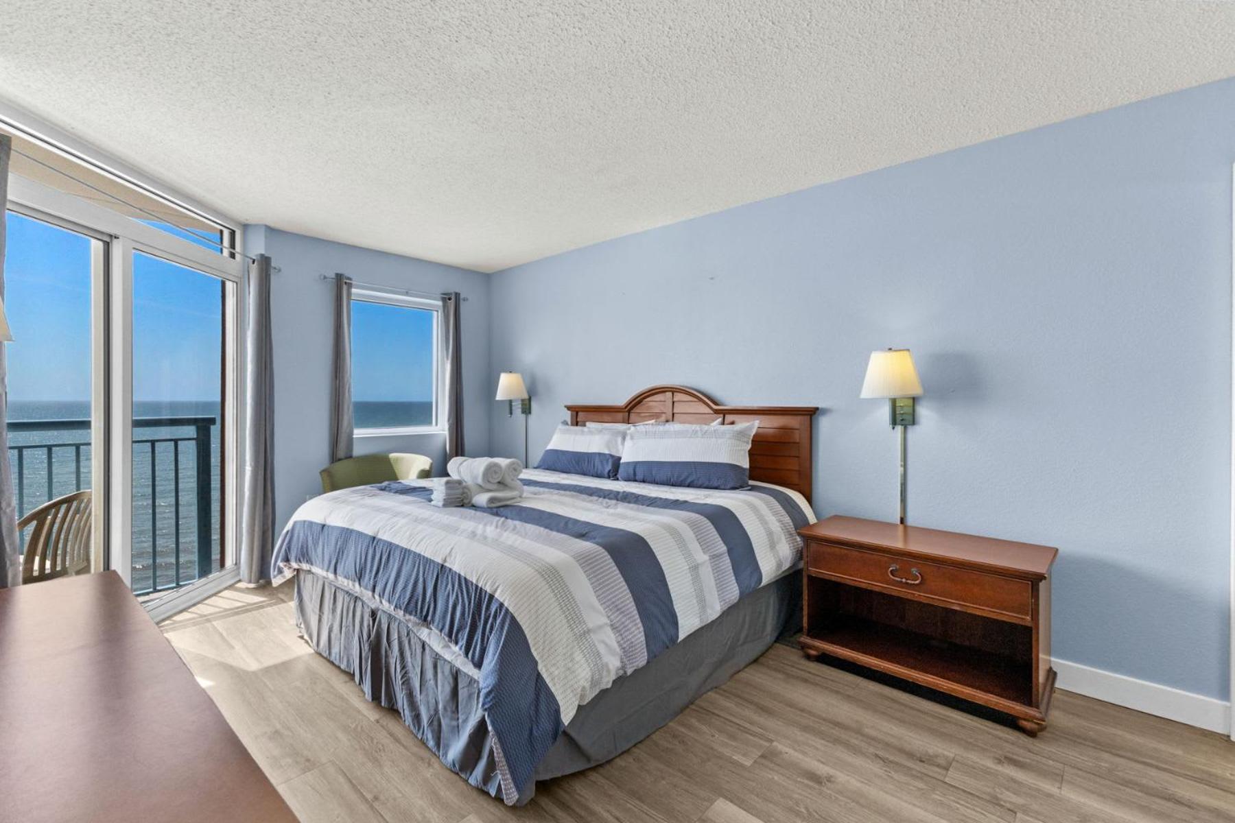 Roxanne Towers Penthouse 6 - Oceanfront