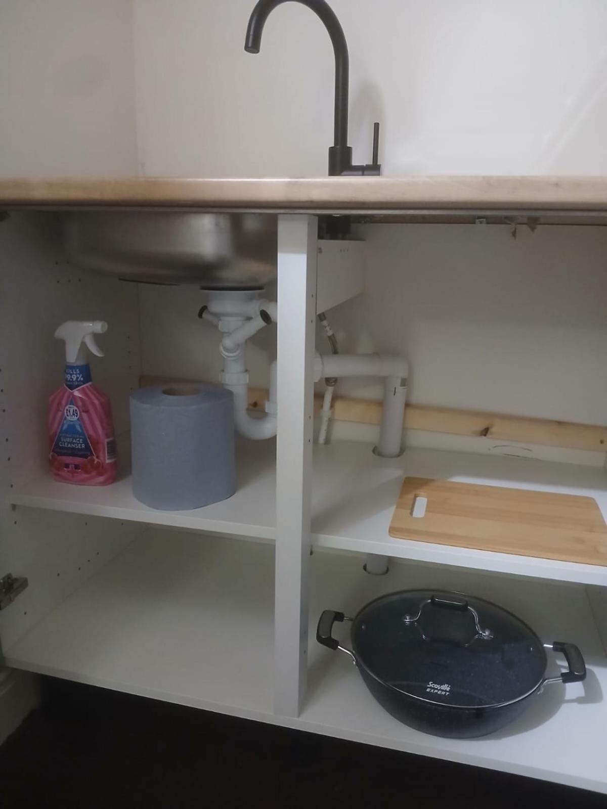 Budget Studio - Central Gosport with Free Parking