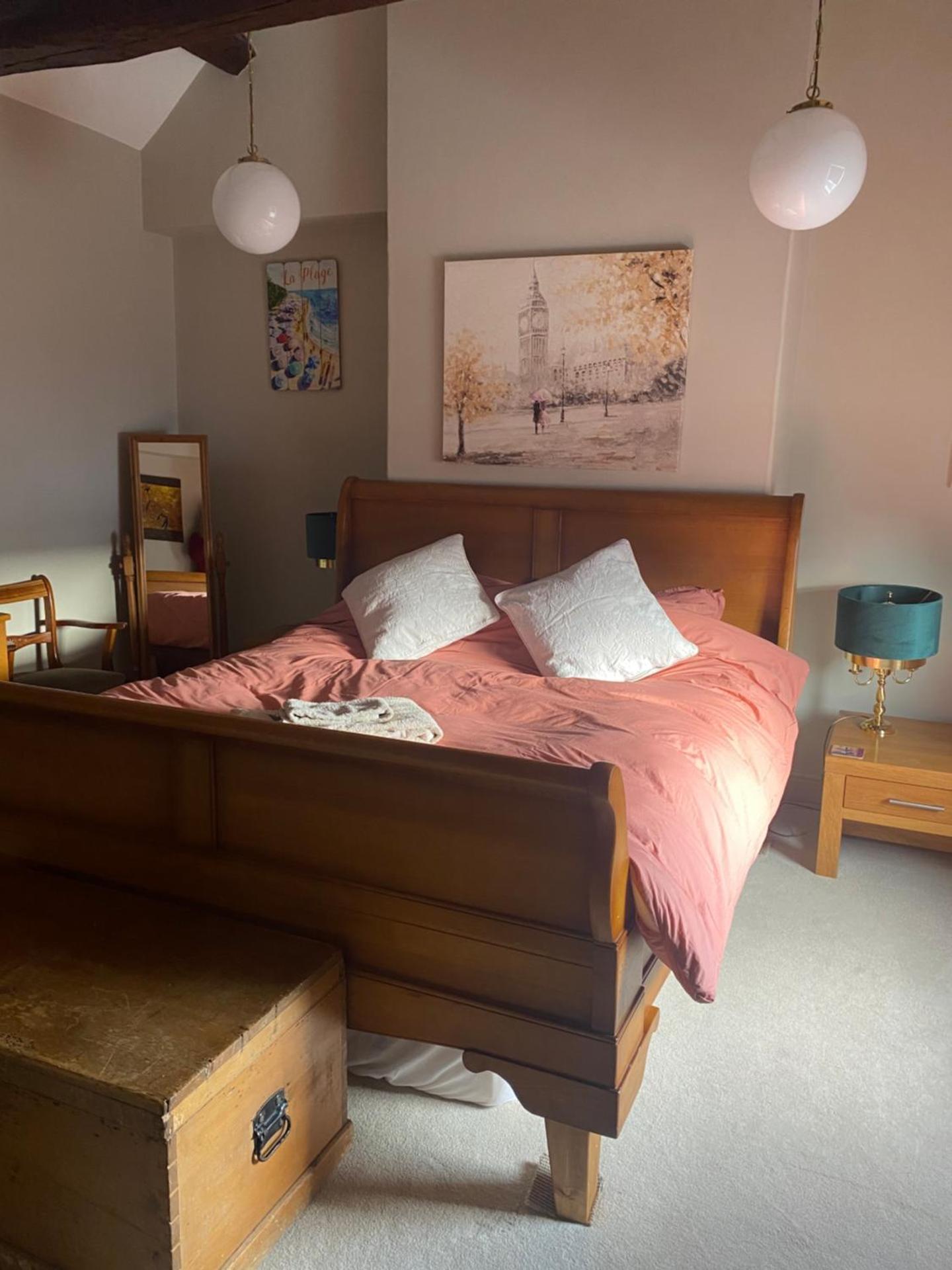 Kezbah 1, 22 the square centre of Dalston village