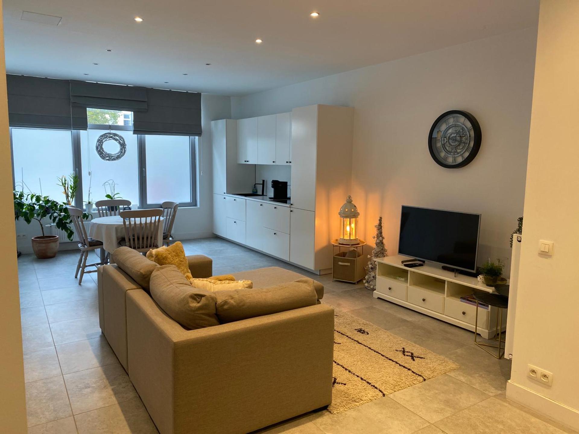 Charming modern apartment in the heart of Antwerp with optional private parking