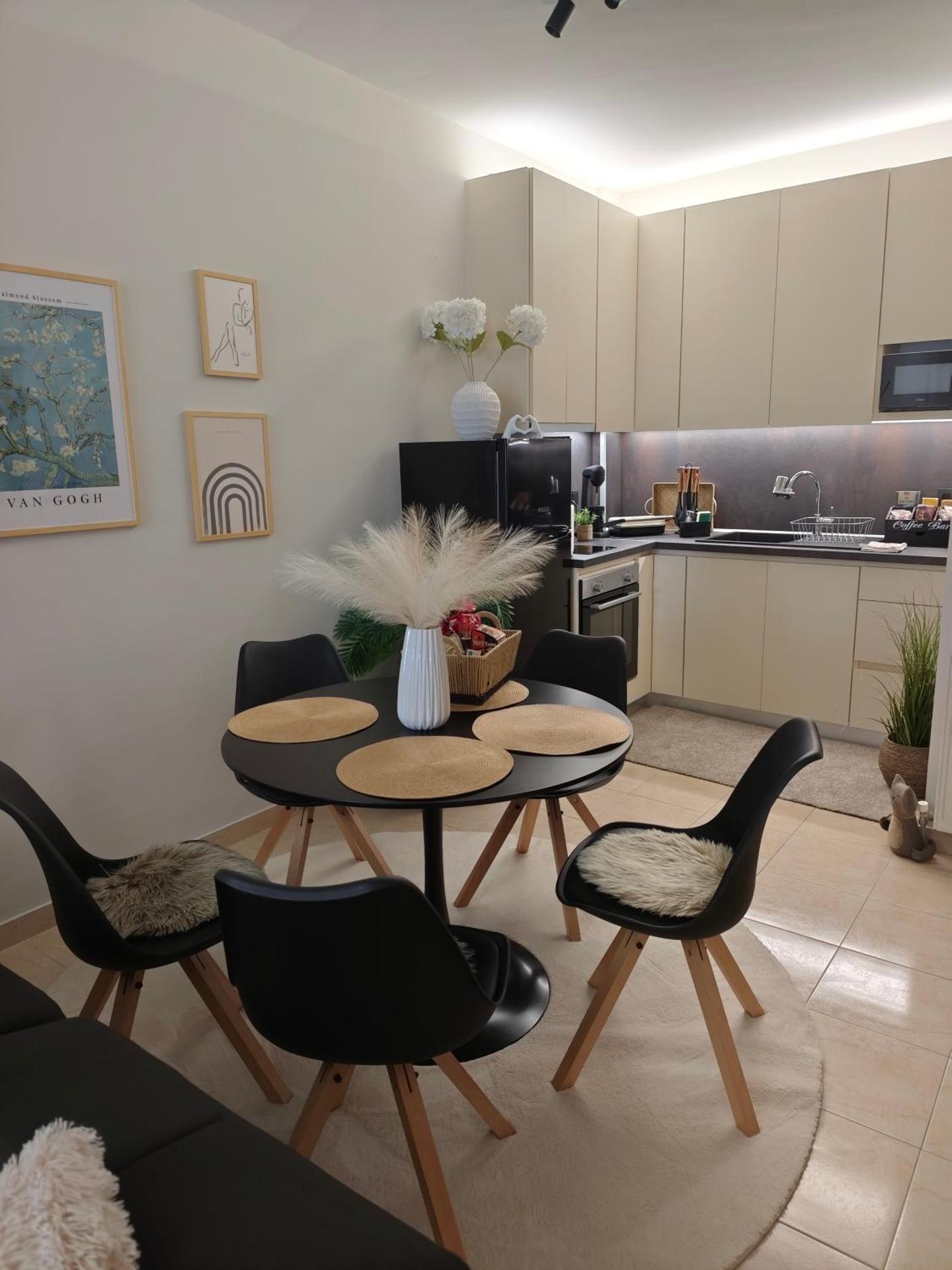 Joanna Dalatsi's Luxury House