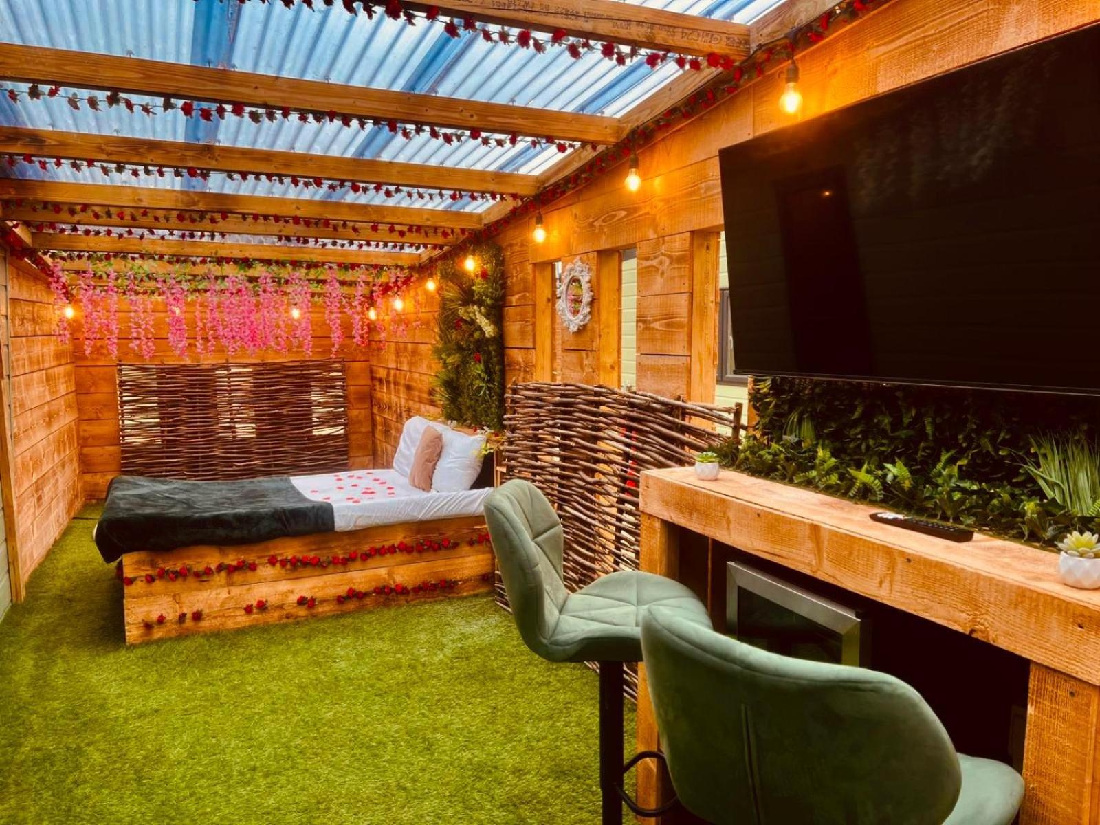 Little Eden Country Park, Bridlington with Private Hot Tubs