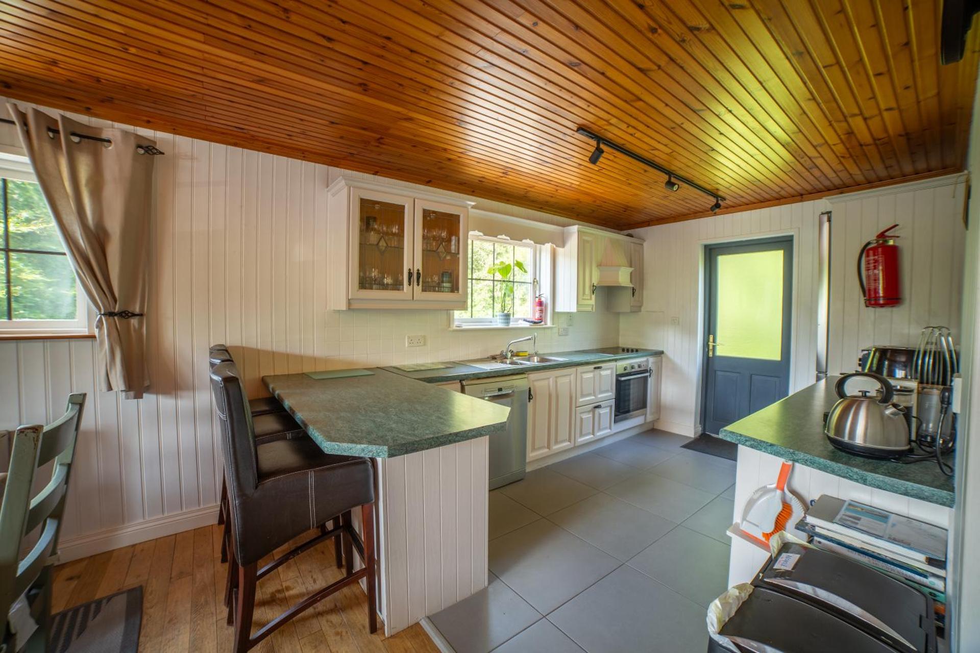 Large Newly Refurbished Lakeside Chalet With Optional Private Hot Tub