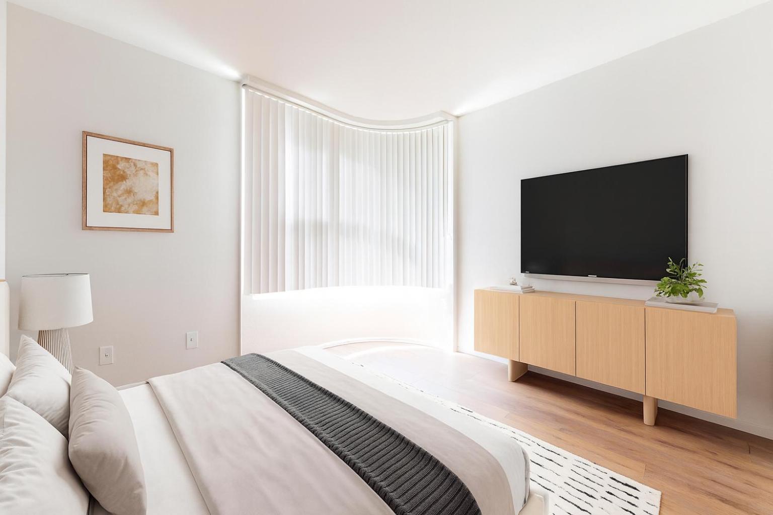 Deluxe Living in Marina Del Rey - Pool, Hot Tub, Gym