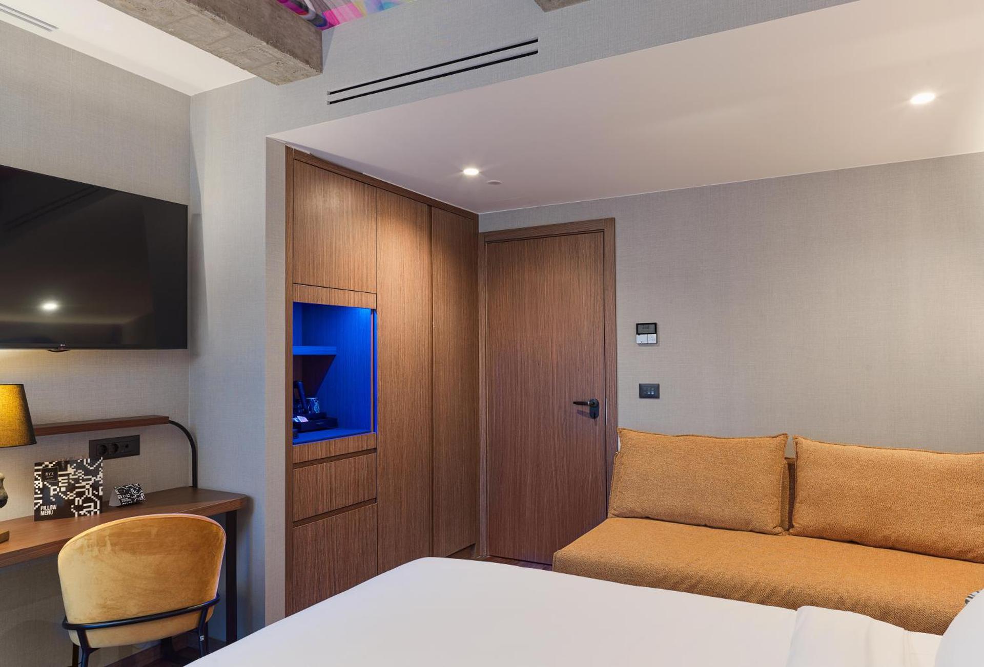 Photo of the whole room