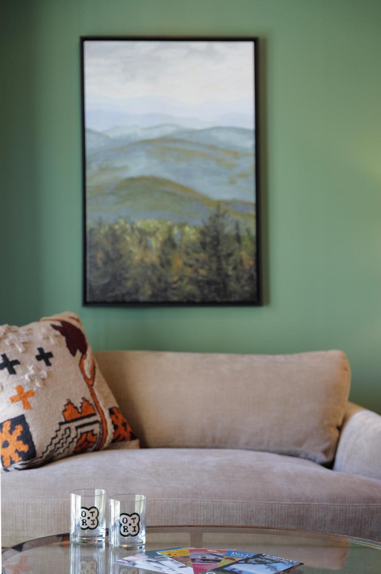 Pond Ridge King Room 