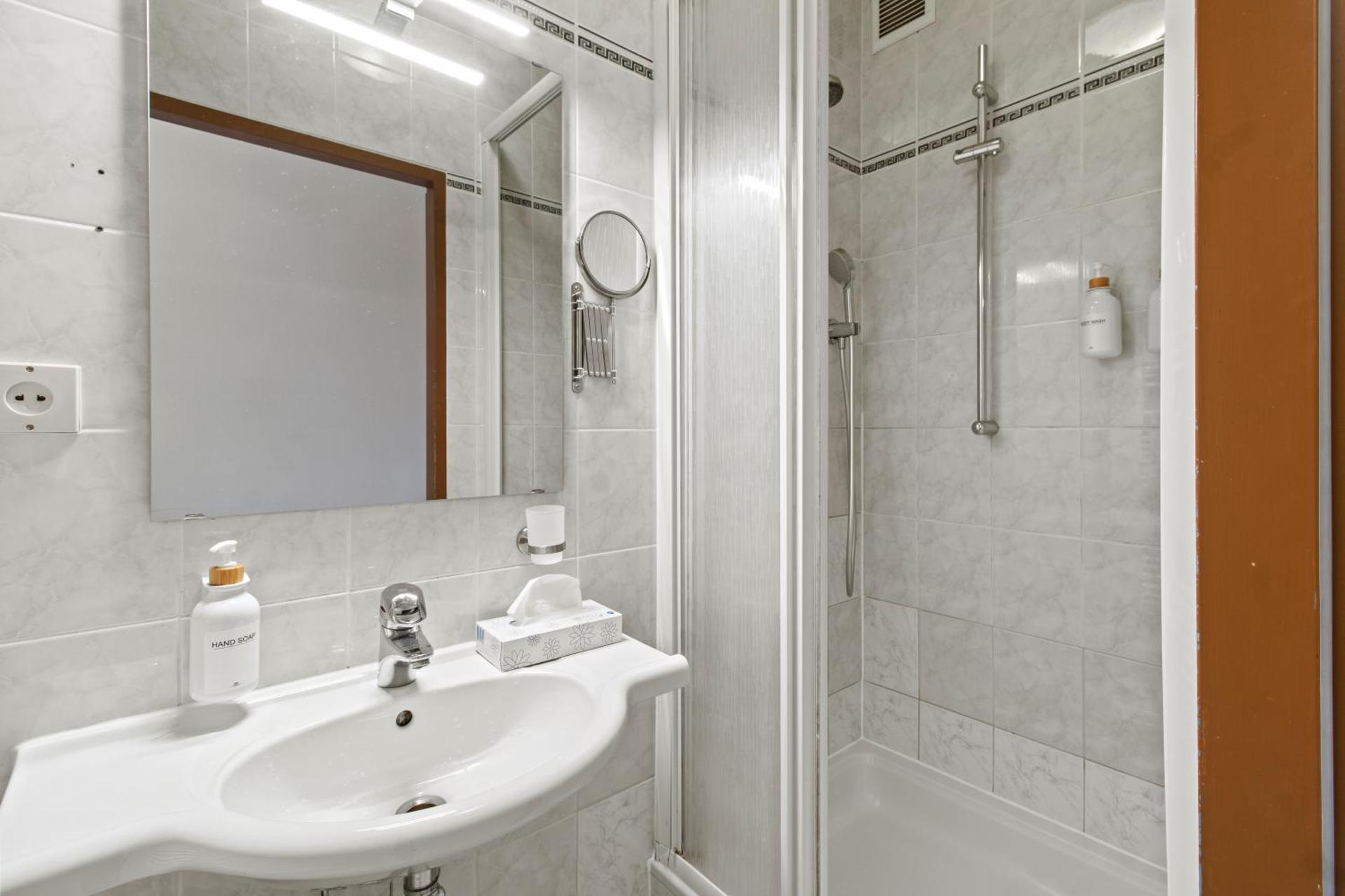 Near Schönbrunn I 1 Min to U6 Niederhofstraße