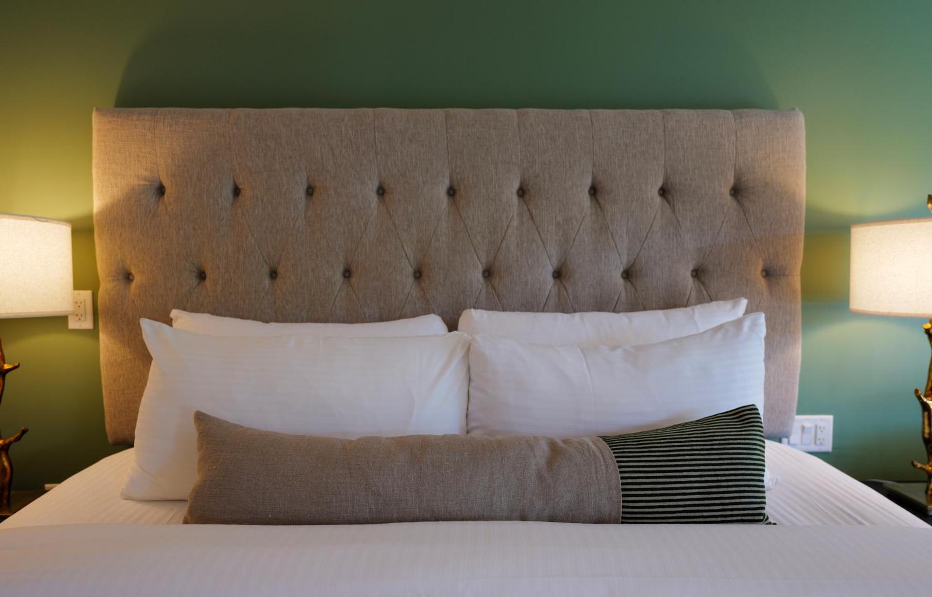 River View Handicap Accessible King Room