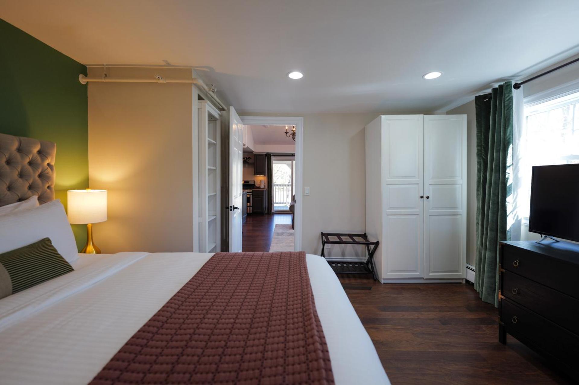 Farm House 3rd Floor Suite B