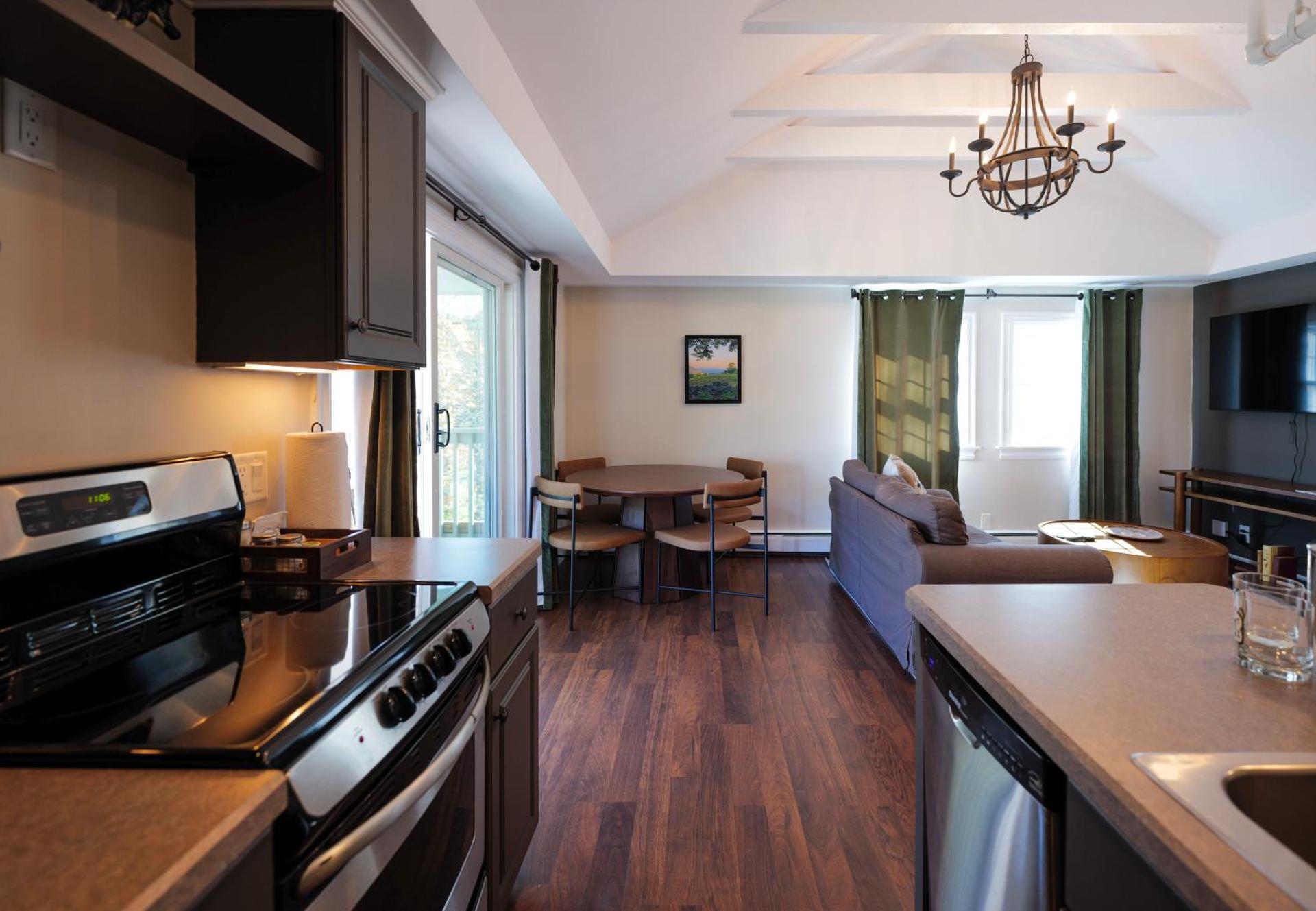 Farm House 3rd Floor Suite B