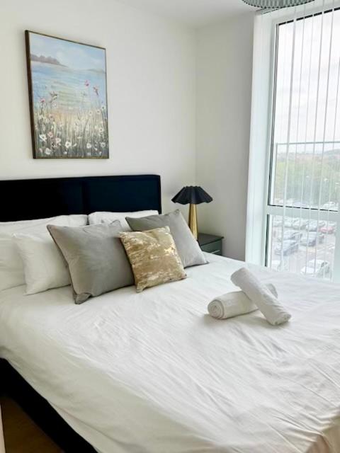 Spacious Urban Gem Apartment with parking