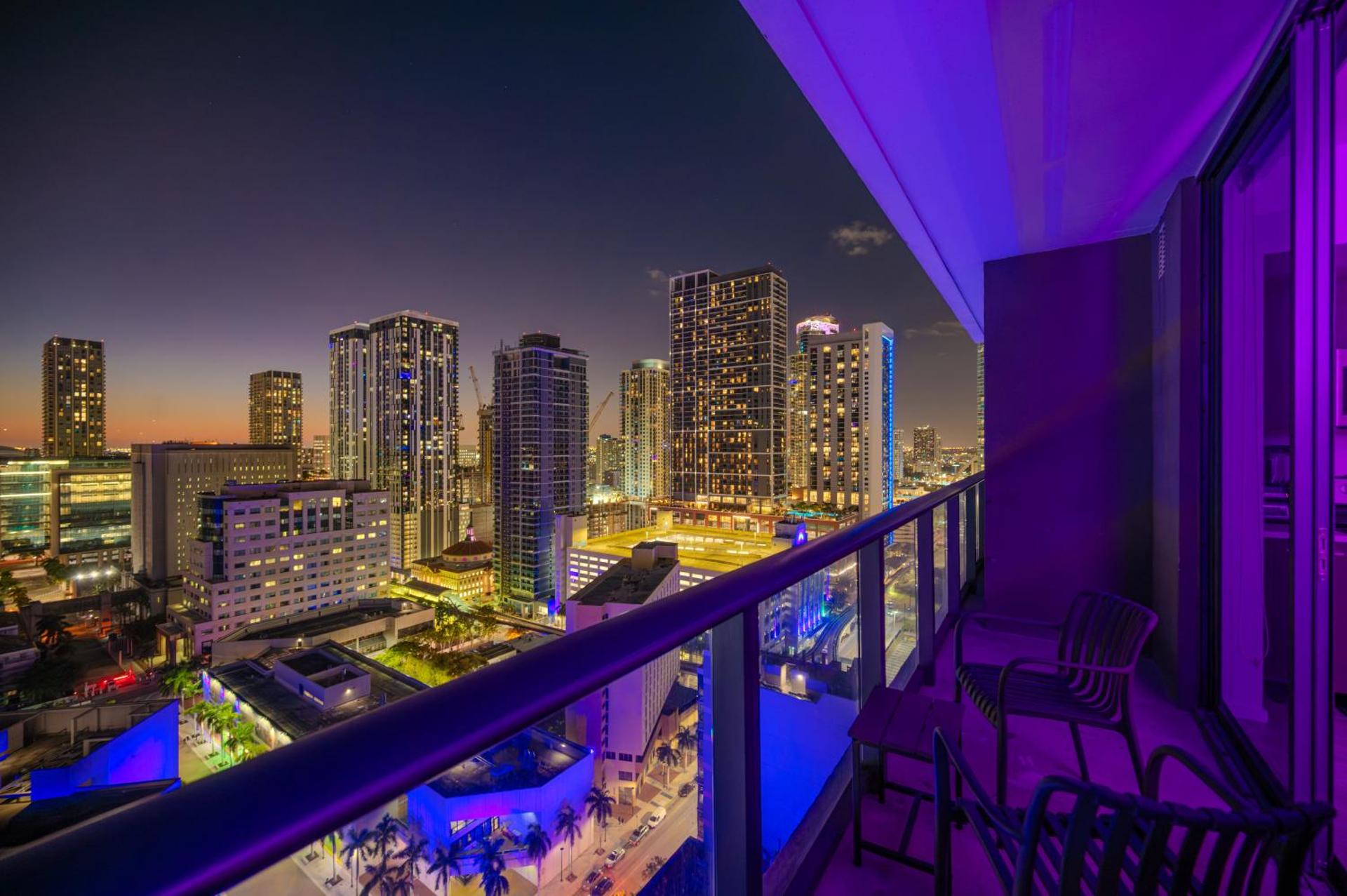 Luxe Loft - Brickell Area - Free Parking - Gym - Balcony