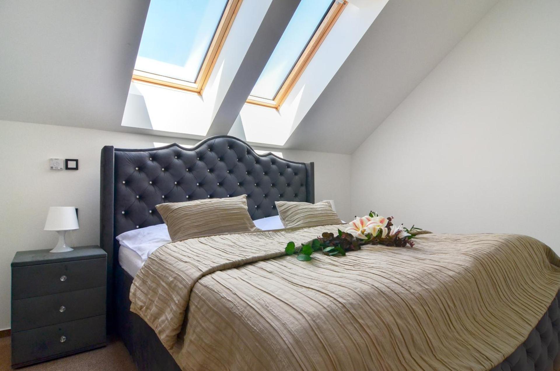 Deluxe Double Room with Shower