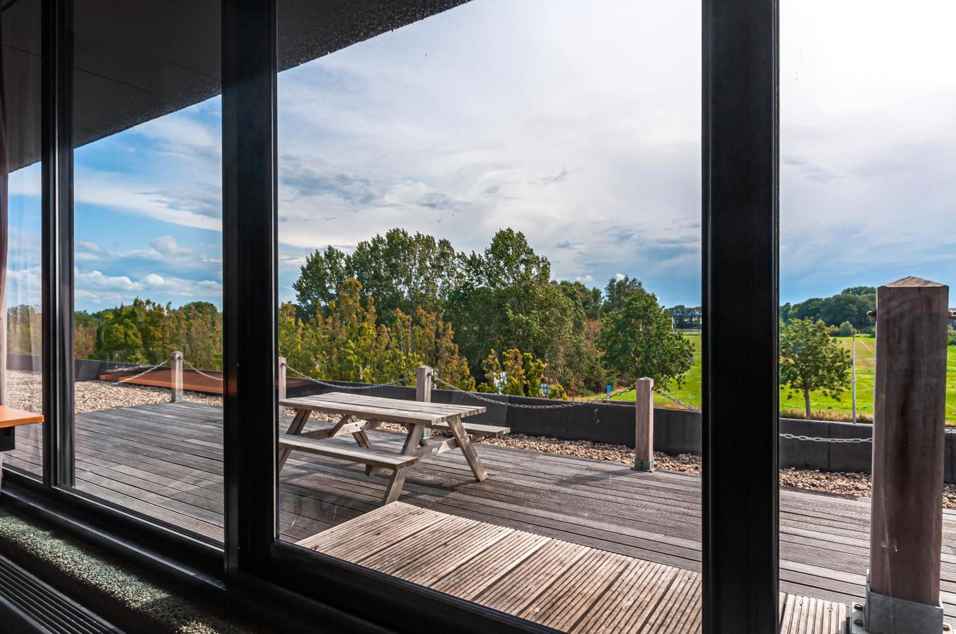 Meeting/conference room