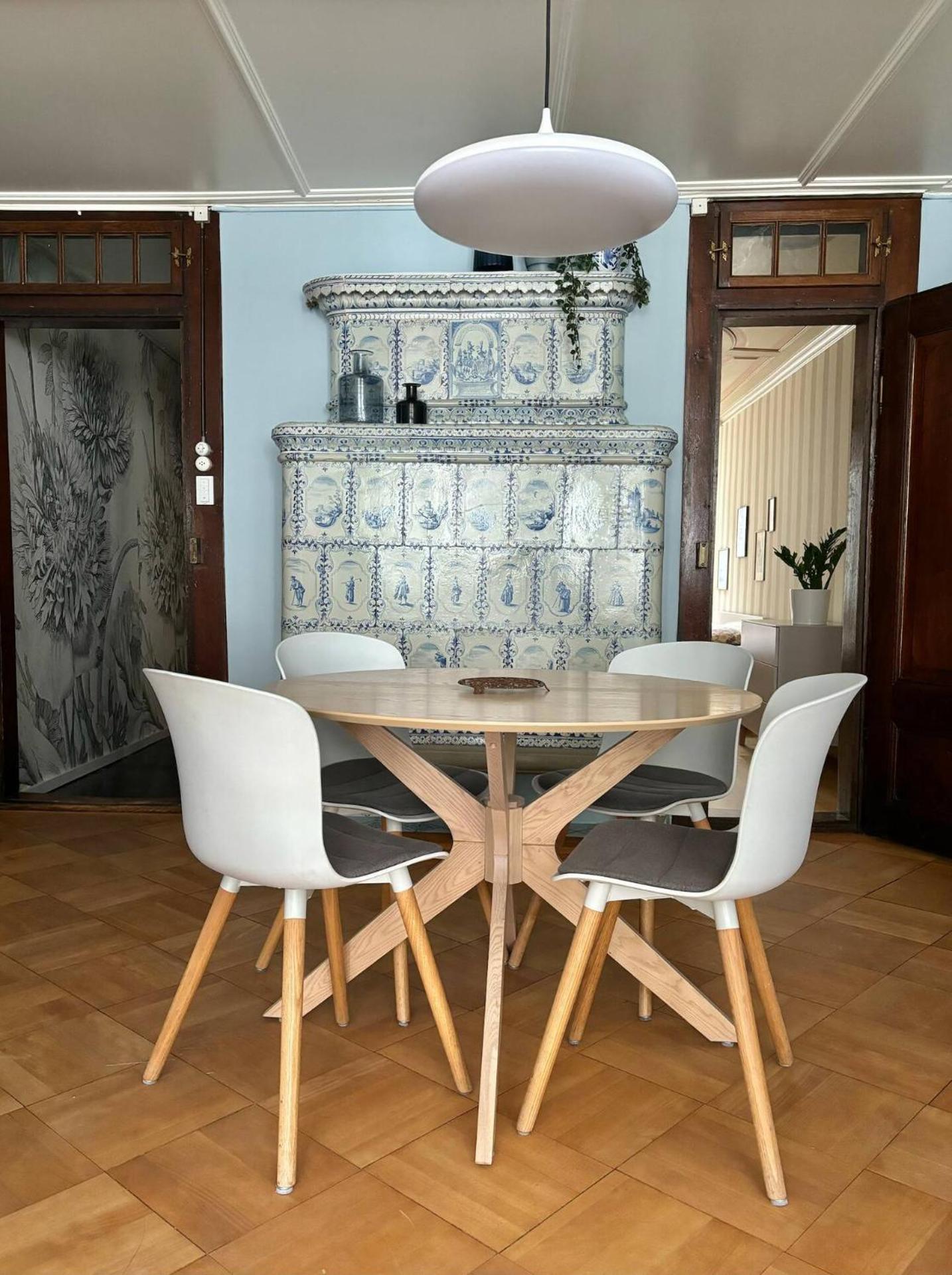 Wake Up in Bern Old Town Queen Bed Fast WiFi