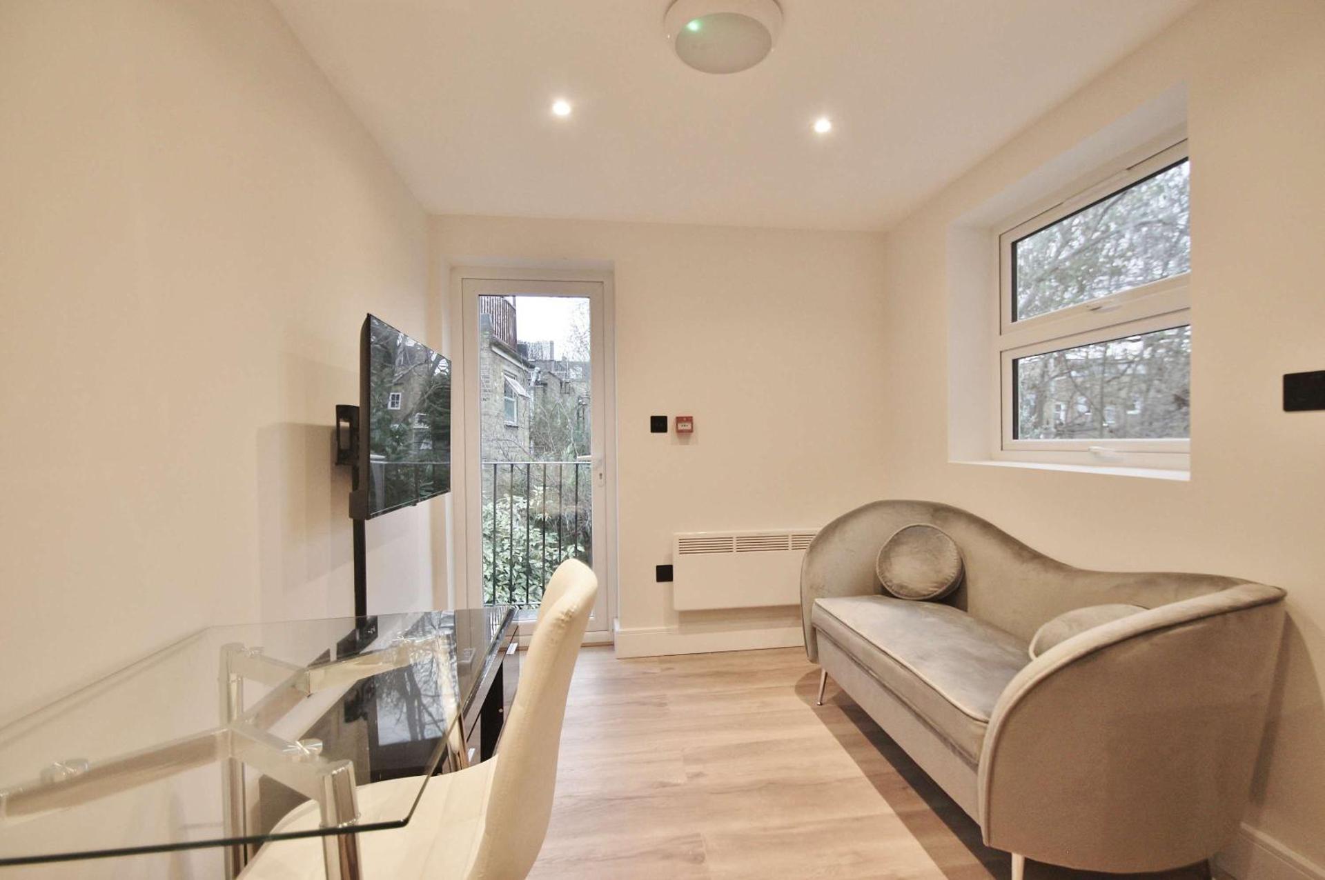 Fantastic 2 Bed Garden Flat In West London