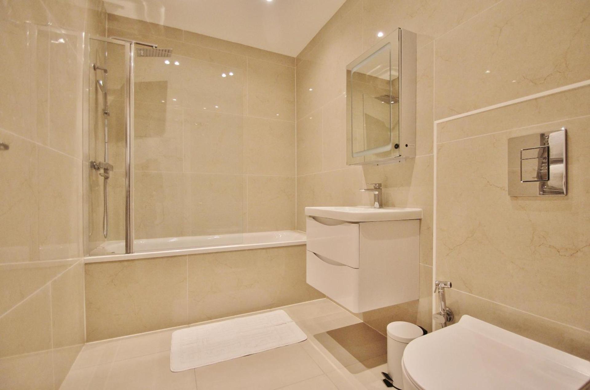 Fantastic 2 Bed Garden Flat In West London