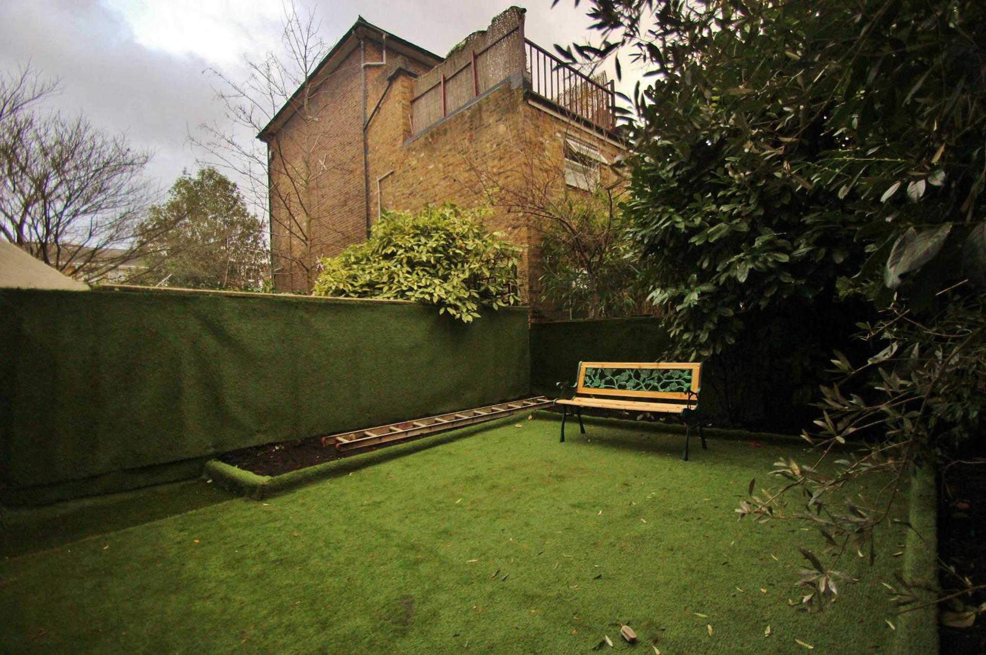 Fantastic 2 Bed Garden Flat In West London