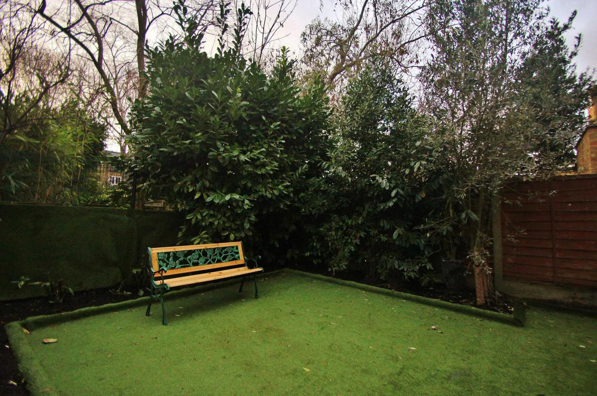 Fantastic 2 Bed Garden Flat In West London