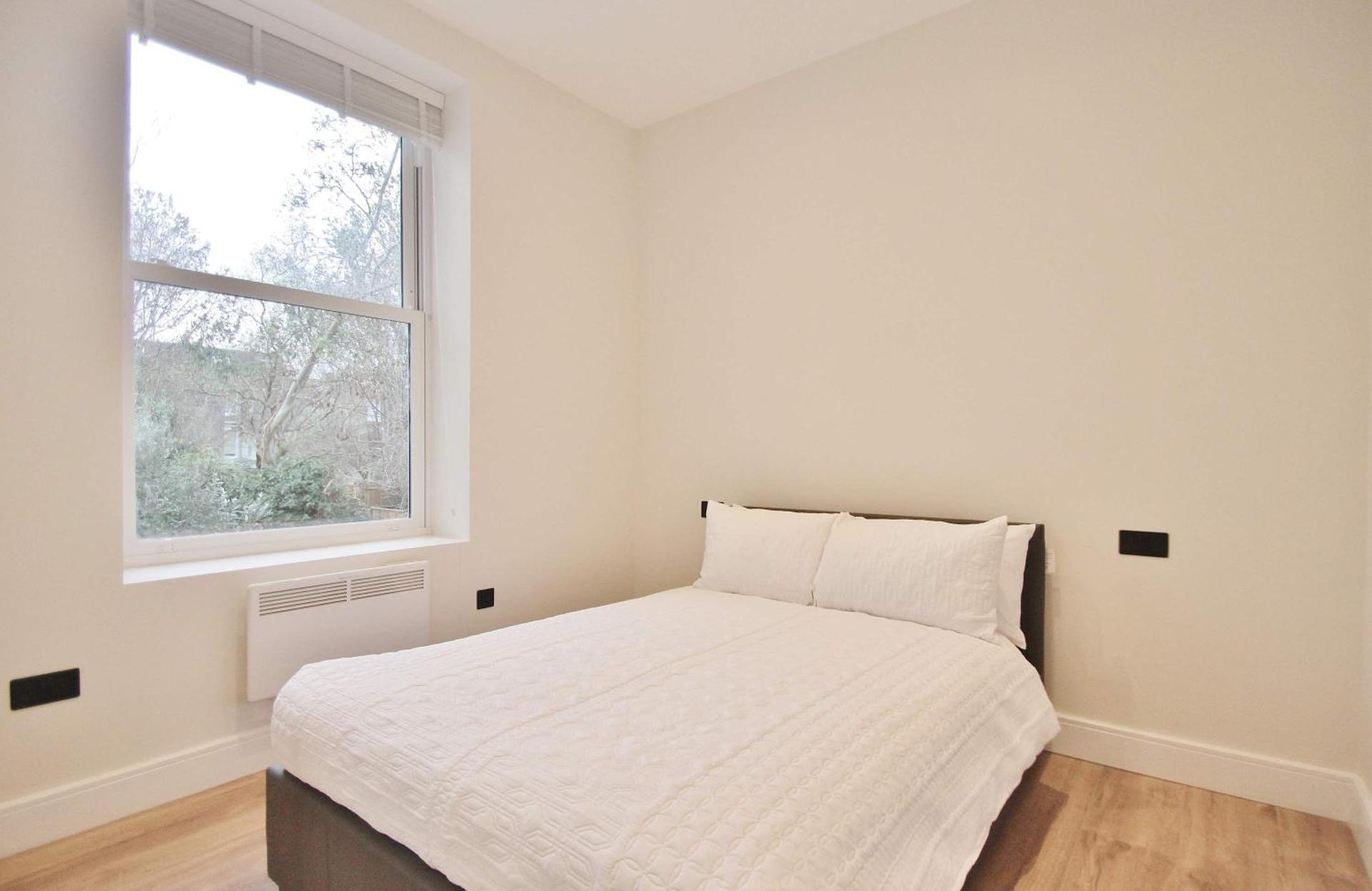 Fantastic 2 Bed Garden Flat In West London