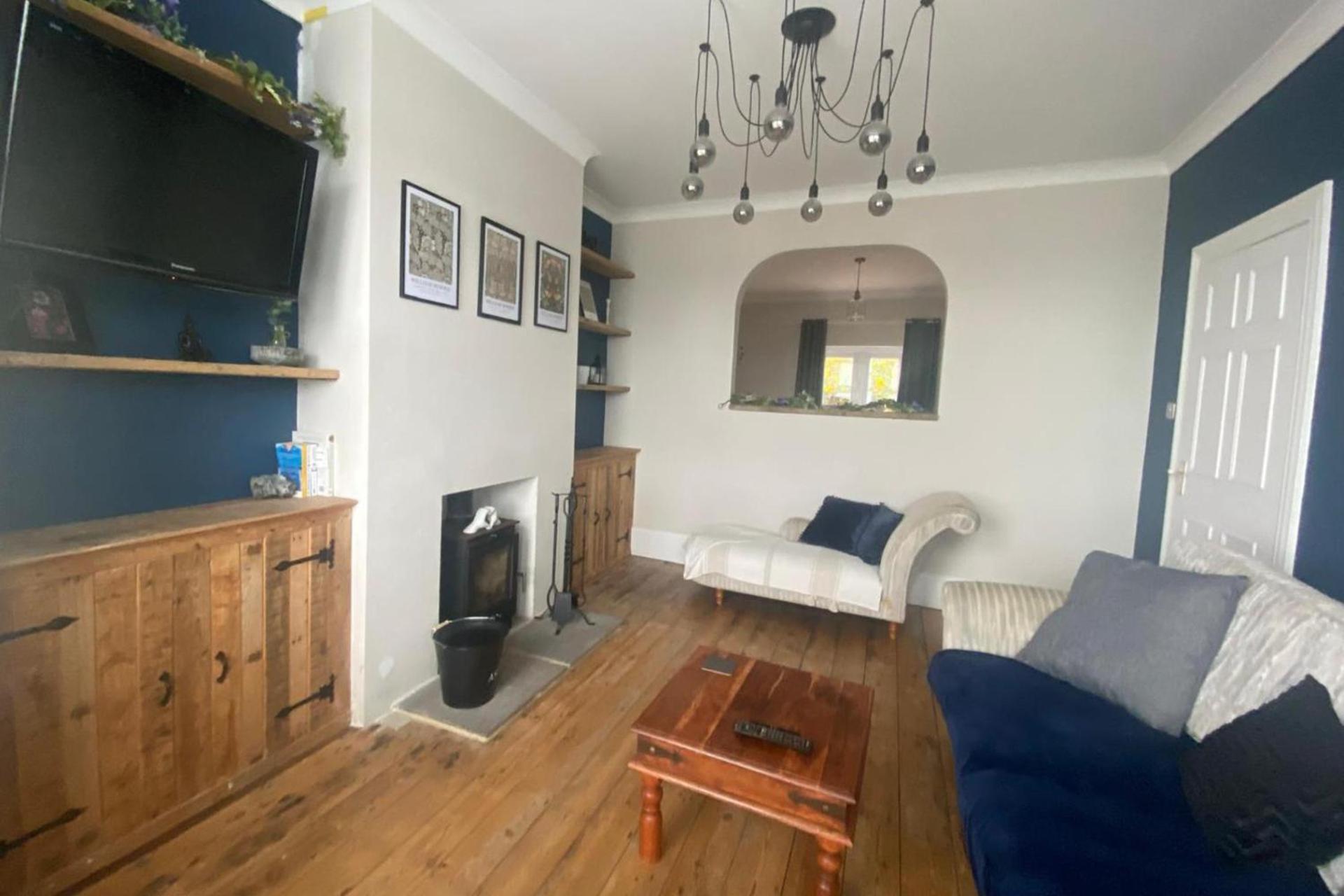 Seaview 2 Bedroom House Sleeps 5 -Pets Ok -WiFi