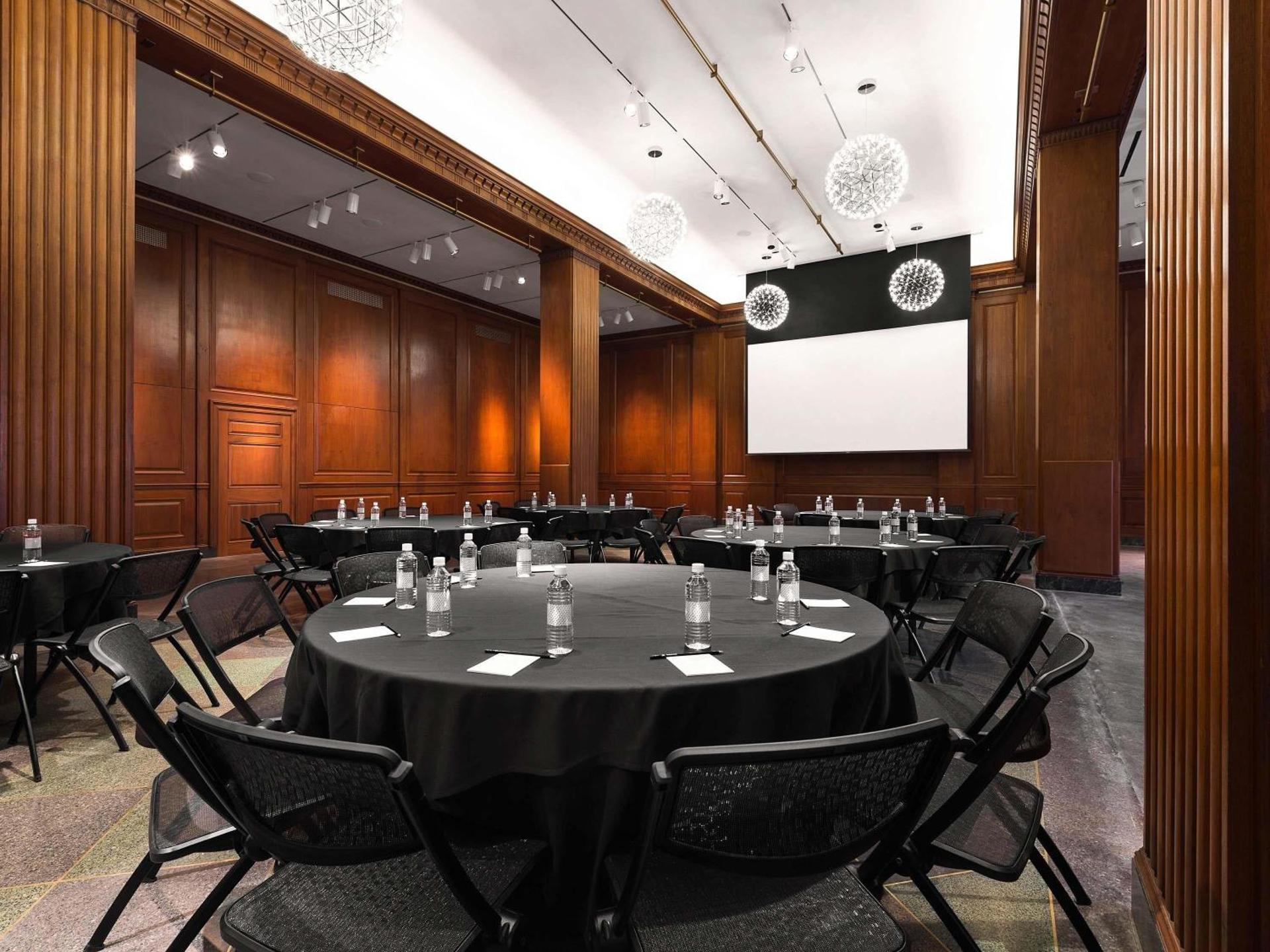 Meeting/conference room