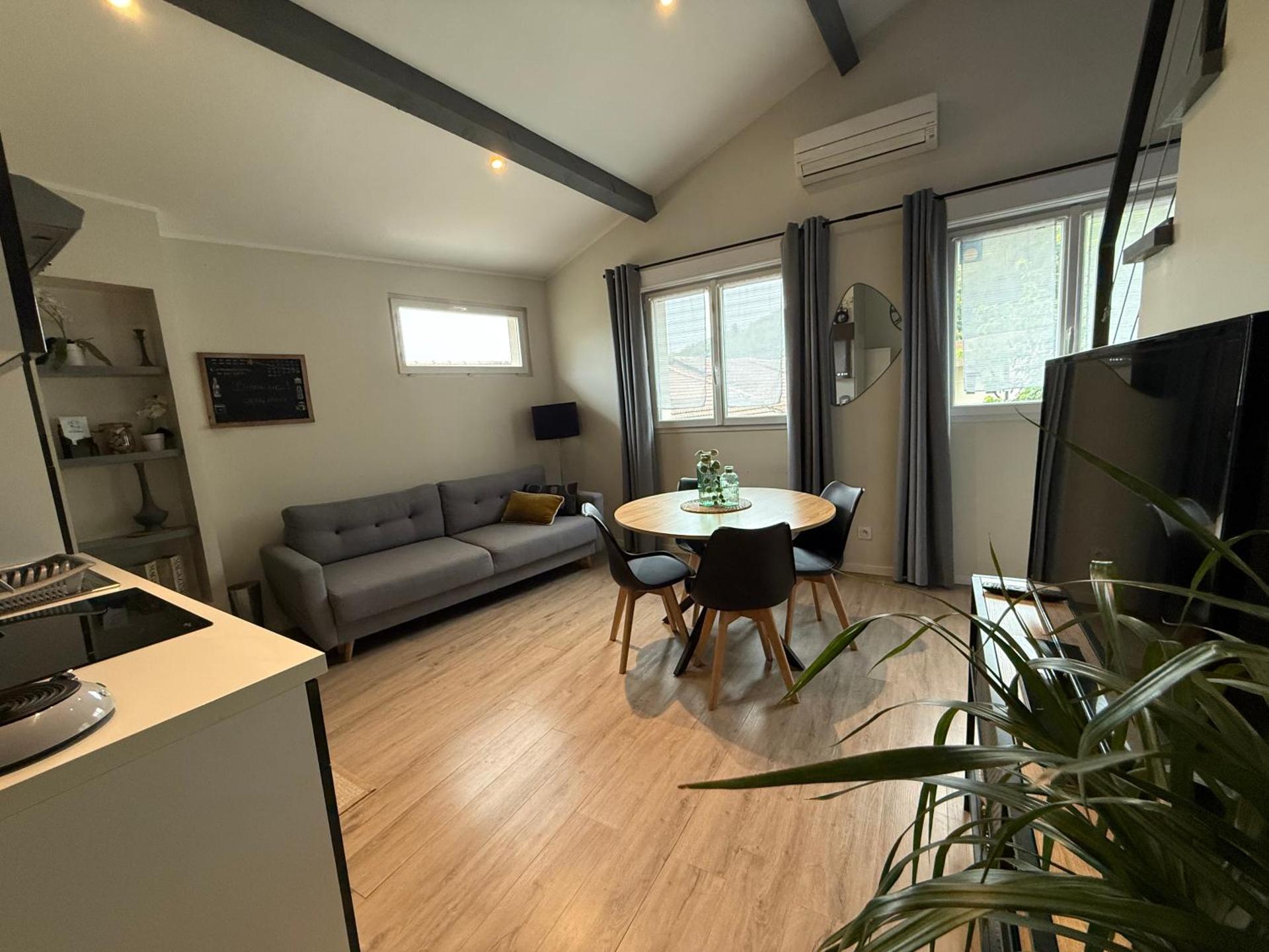 Loft, Studio and Love Rooms