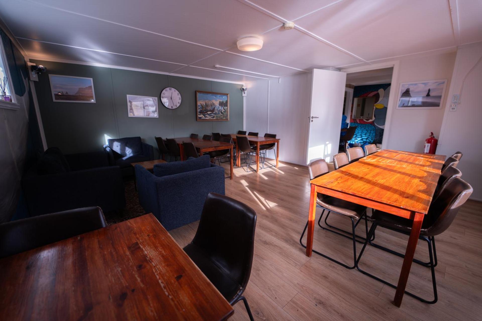 Communal lounge/ TV room