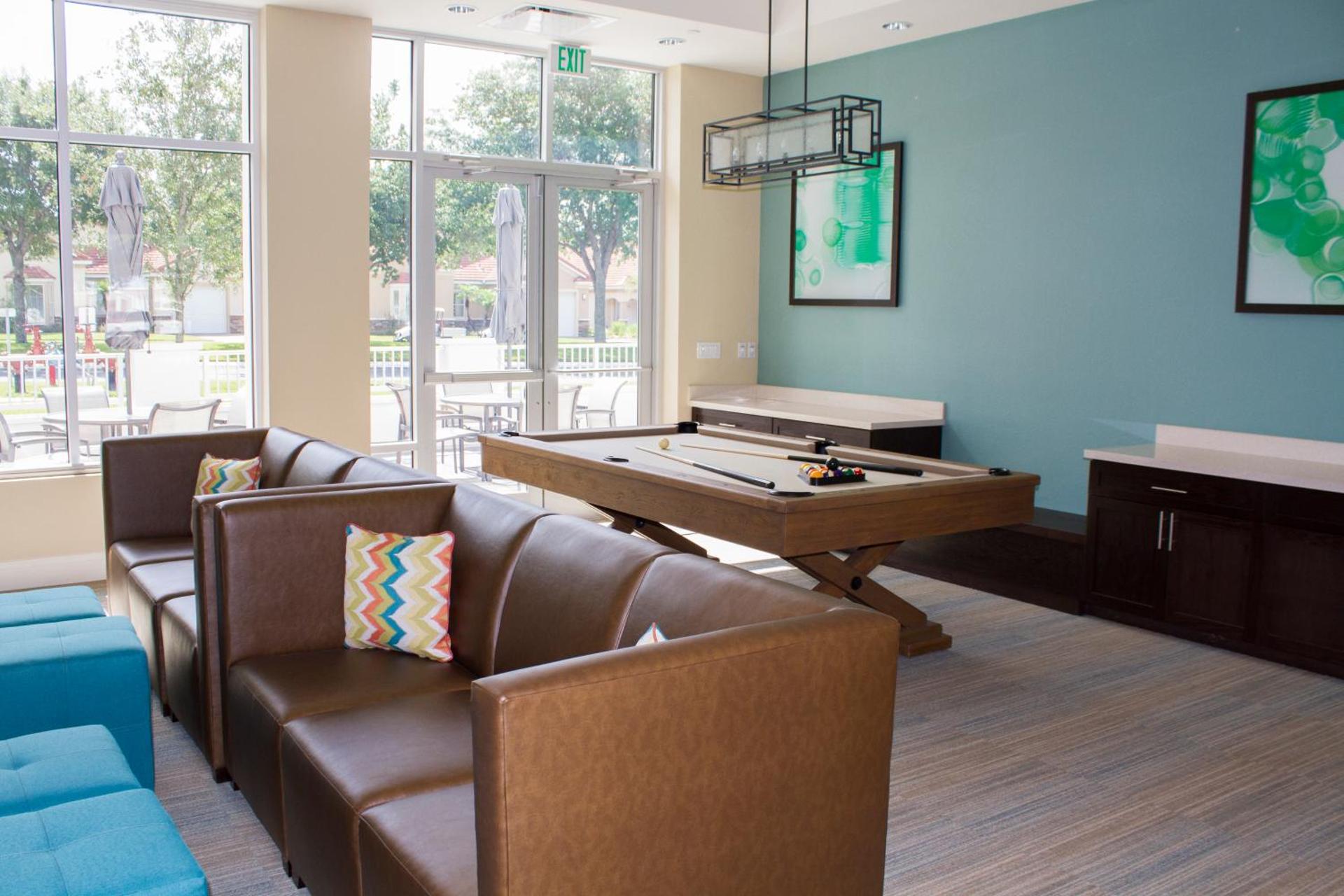 Communal lounge/ TV room