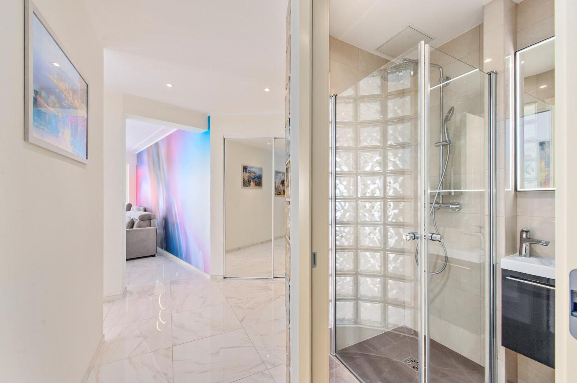 Superbe 3 pièces vue mer, climatisation, balcon