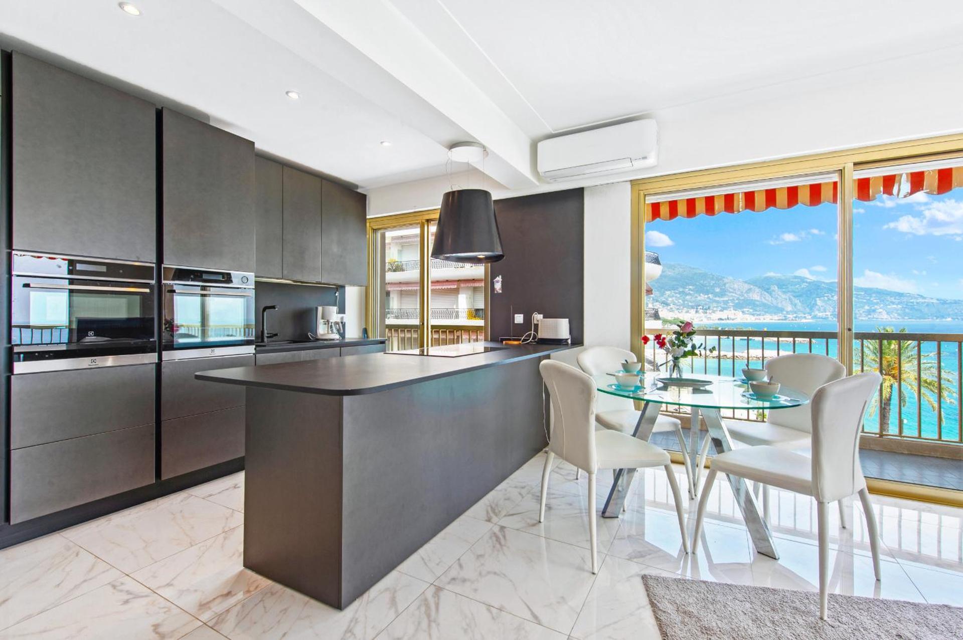 Superbe 3 pièces vue mer, climatisation, balcon