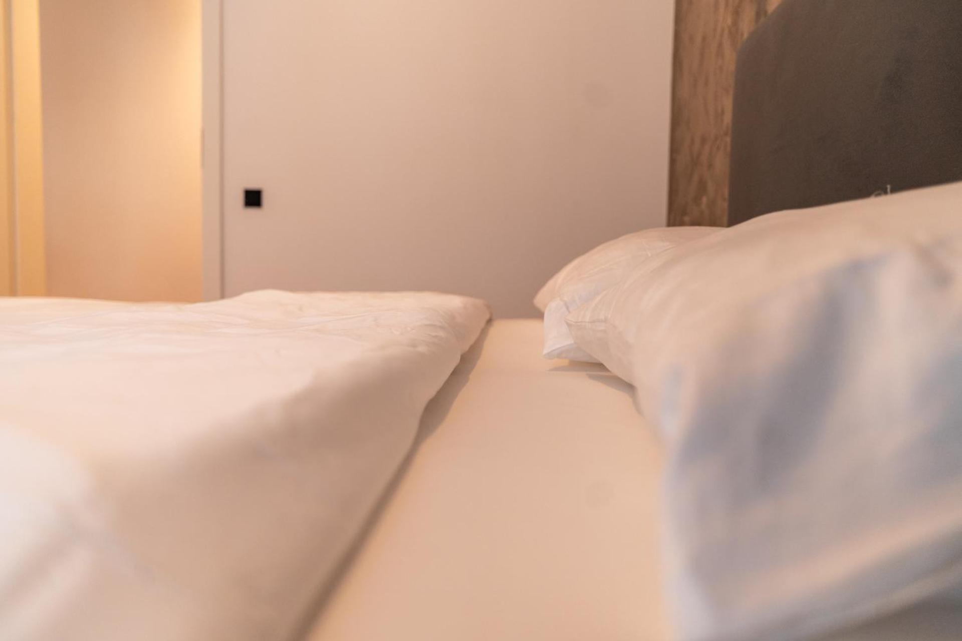 BCB Aparts Wood Nest