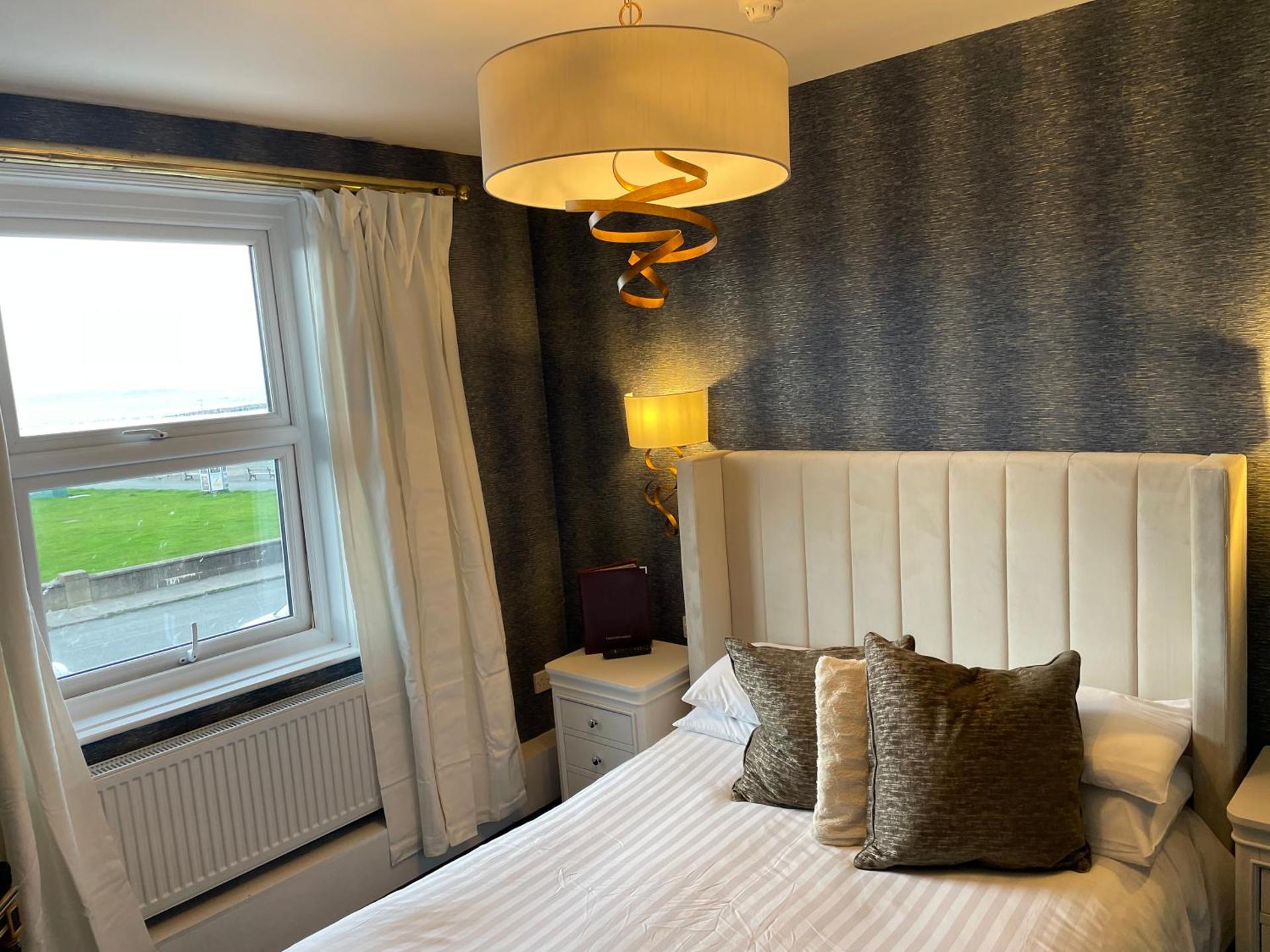 The Lilly Restaurant With Rooms