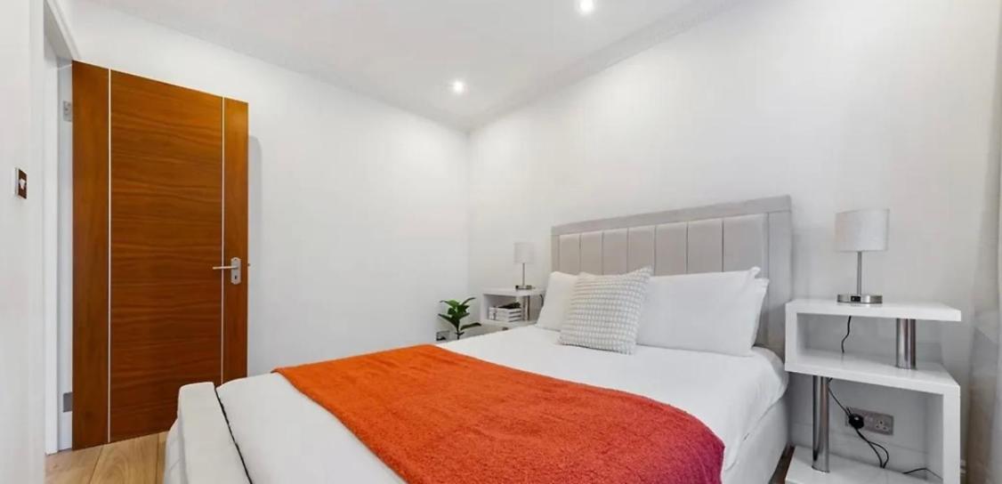 The High Street Kensington