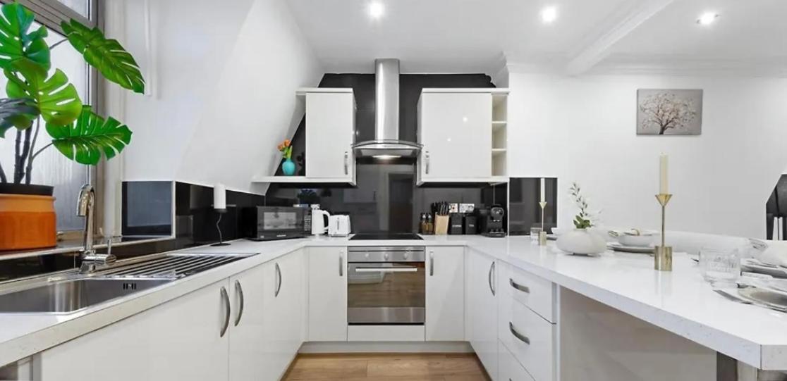 The High Street Kensington