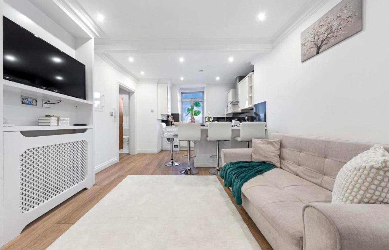 The High Street Kensington