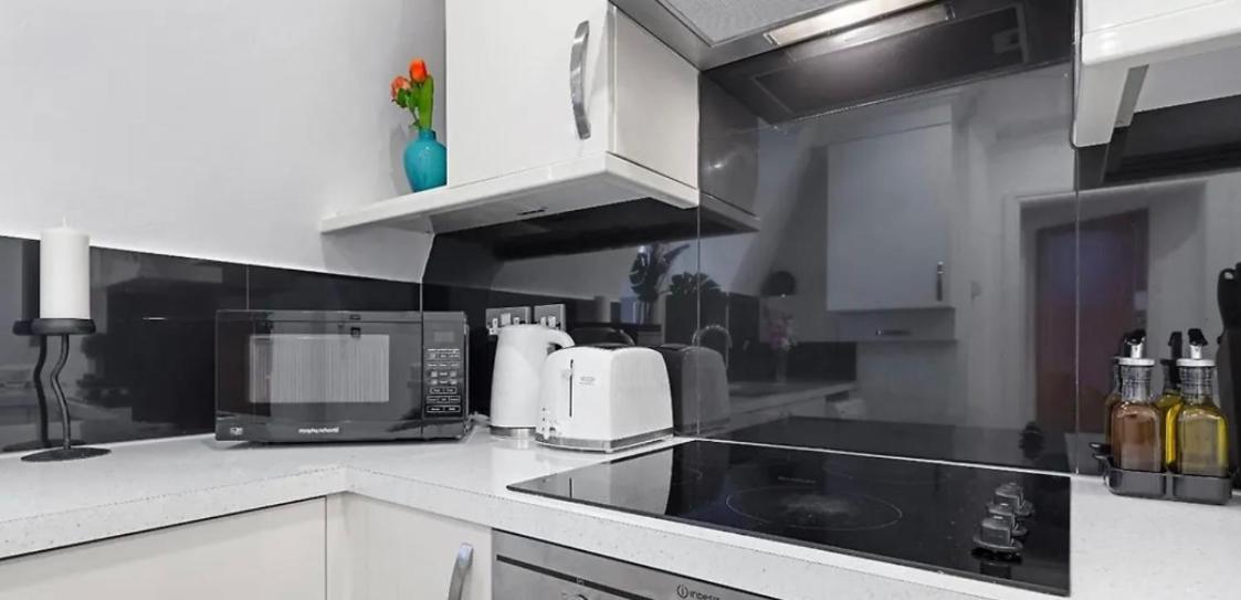 The High Street Kensington