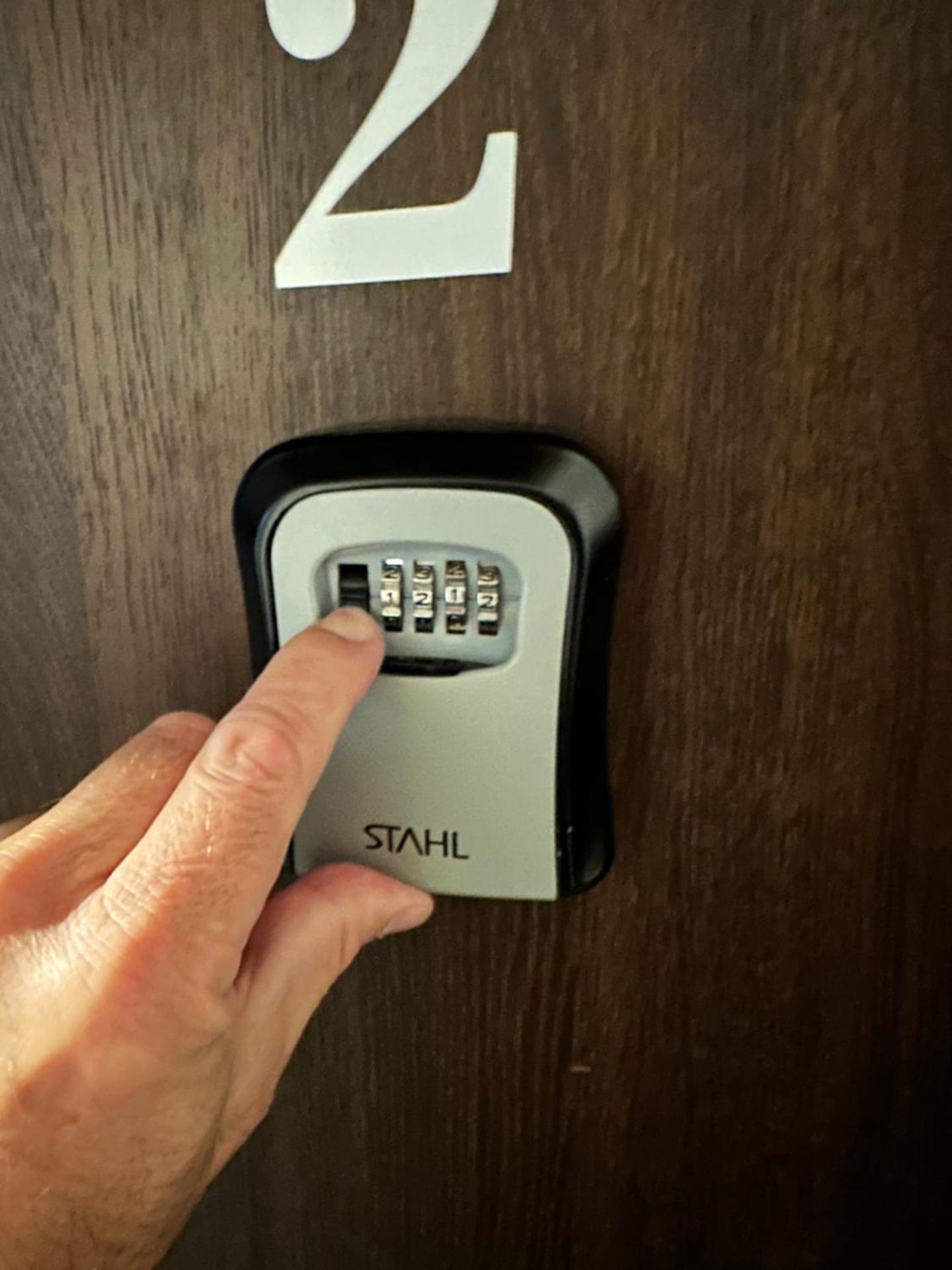 Willa BROWAR pokoje gościnne w centrum miasta na starówce, Self check in 24H, FV, TV Smart, Darmowe Wi-Fi, Parking, W sąsiedztwie restauracji i kawiarni, Usługi escort zakazane