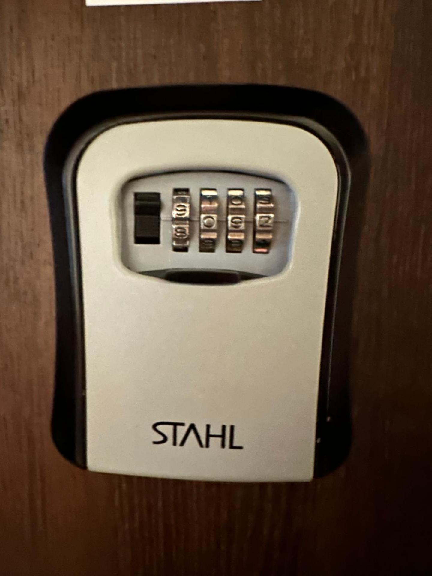 Willa BROWAR pokoje gościnne w centrum miasta na starówce, Self check in 24H, FV, TV Smart, Darmowe Wi-Fi, Parking, W sąsiedztwie restauracji i kawiarni, Usługi escort zakazane