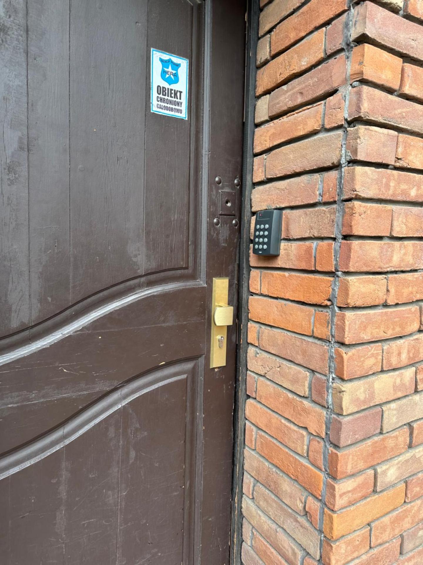 Willa BROWAR pokoje gościnne w centrum miasta na starówce, Self check in 24H, FV, TV Smart, Darmowe Wi-Fi, Parking, W sąsiedztwie restauracji i kawiarni, Usługi escort zakazane