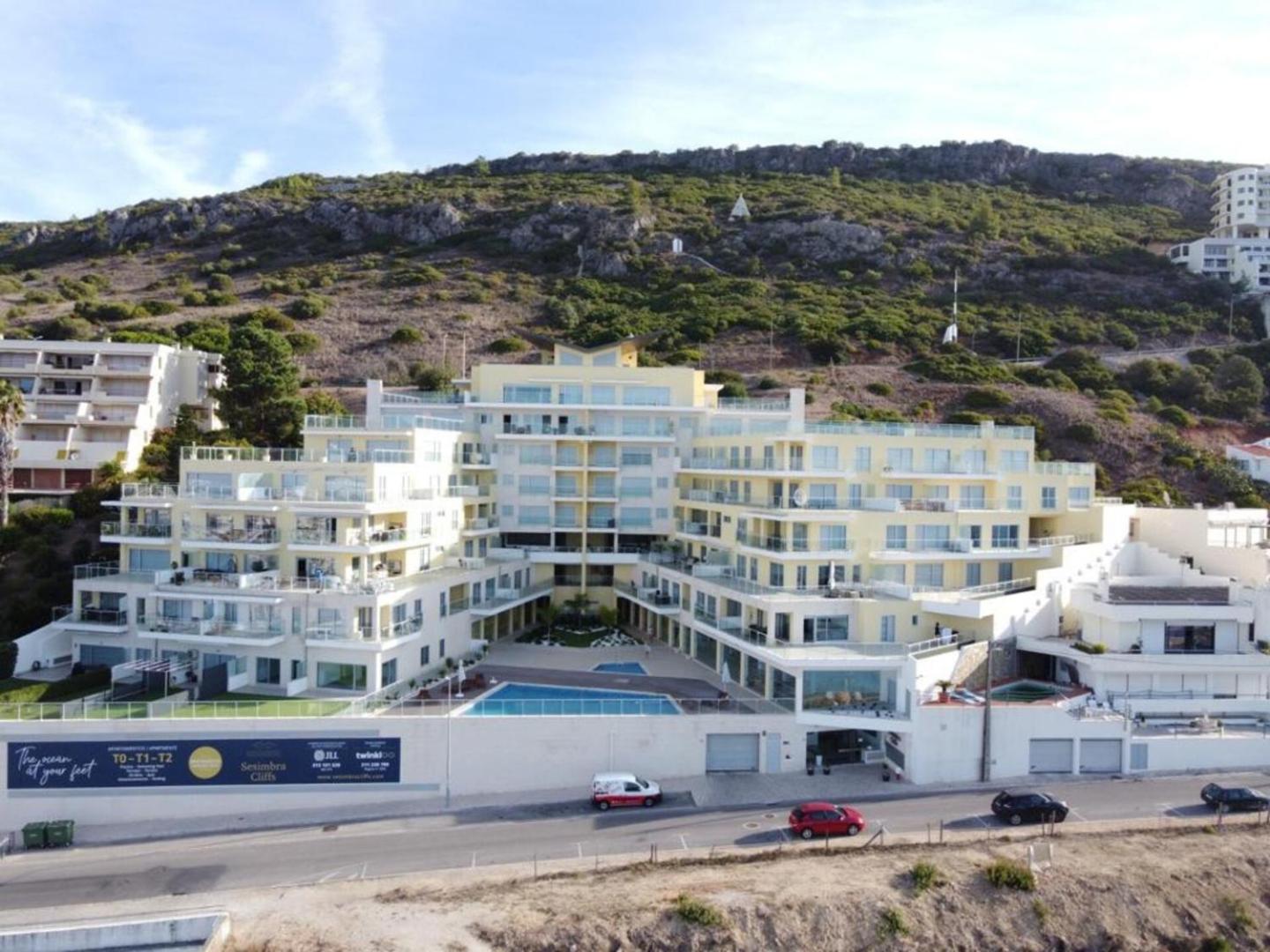 A-MO Sesimbra by Trip2Portugal